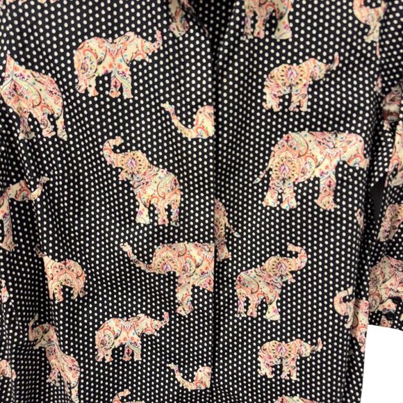 Chicos Black & White Paisley Elephant Print Button-Up Shirt Size 10 blouse - Picture 8 of 12